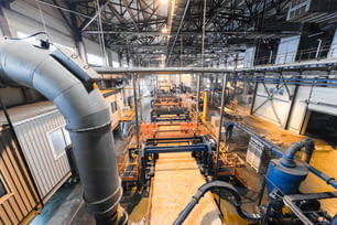 Vista superior da moderna planta operacional que produz o conceito de oficina de metalurgia de máquinas da indústria pesada de fibra de vidro.