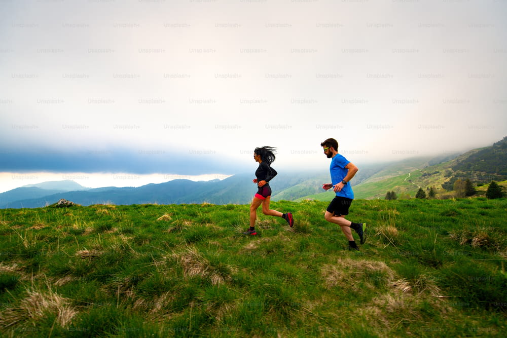 Training for a couple of long distance trail running athletes in the mountains