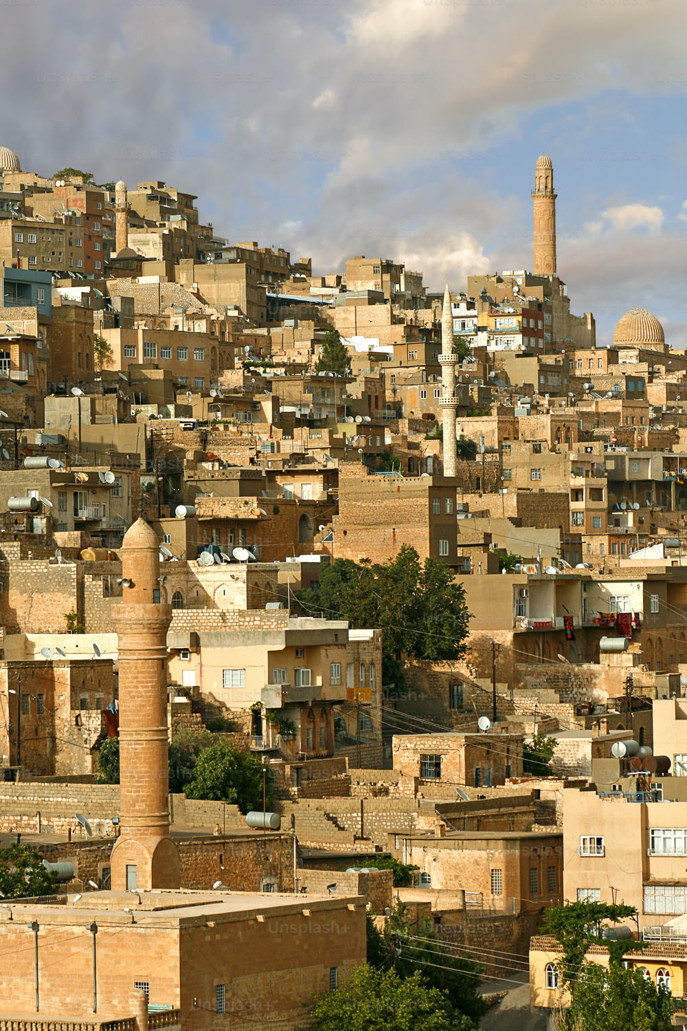 터키 남동부의 역사적인 도시 마르 딘 (Mardin)을보기