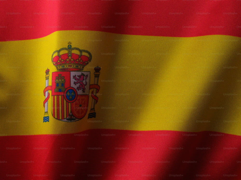 Die Flagge Spaniens weht im Wind