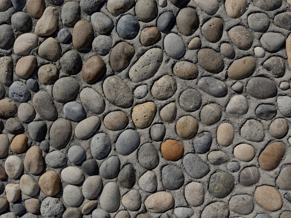 ein Haufen Steine, die übereinander sitzen