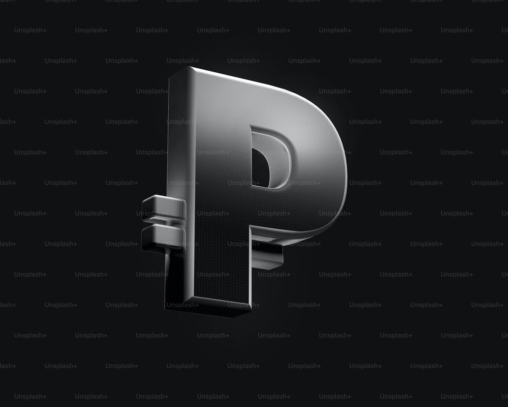 Una lettera metallica P su sfondo nero