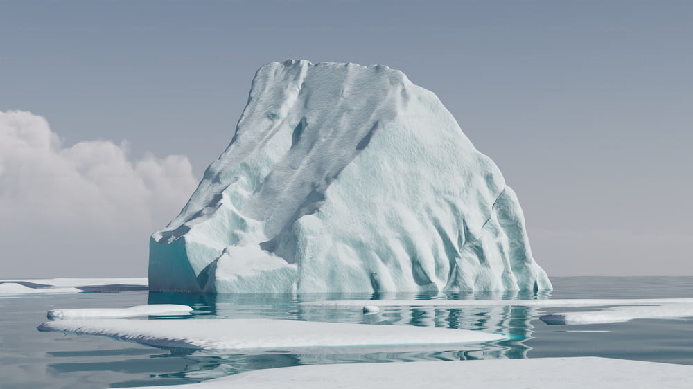 바다 한가운데에 떠 있는 큰 빙산