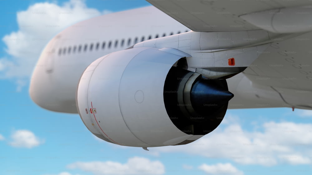 uma visão de perto do motor de um avião