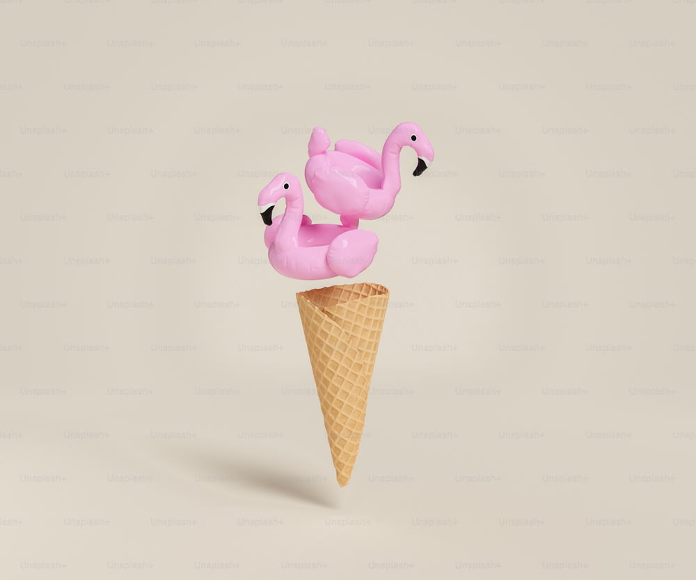 Flamingo flutua suspenso sobre uma casquinha de sorvete de biscoito. Renderização 3D