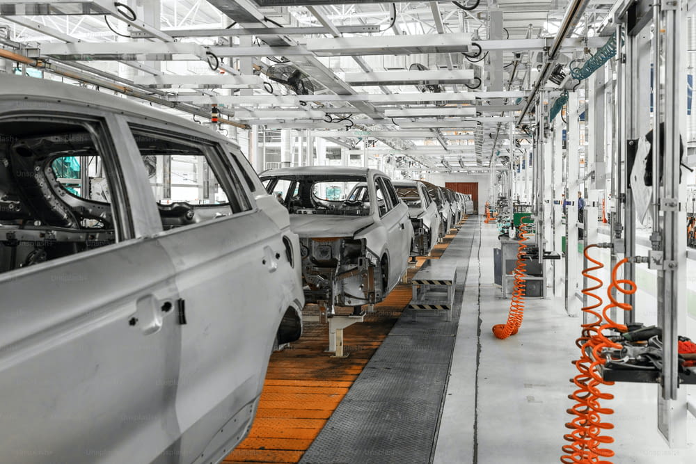자동차 생산 공장. 현대 자동차 산업. 전기 자동차 공장, 컨베이어.