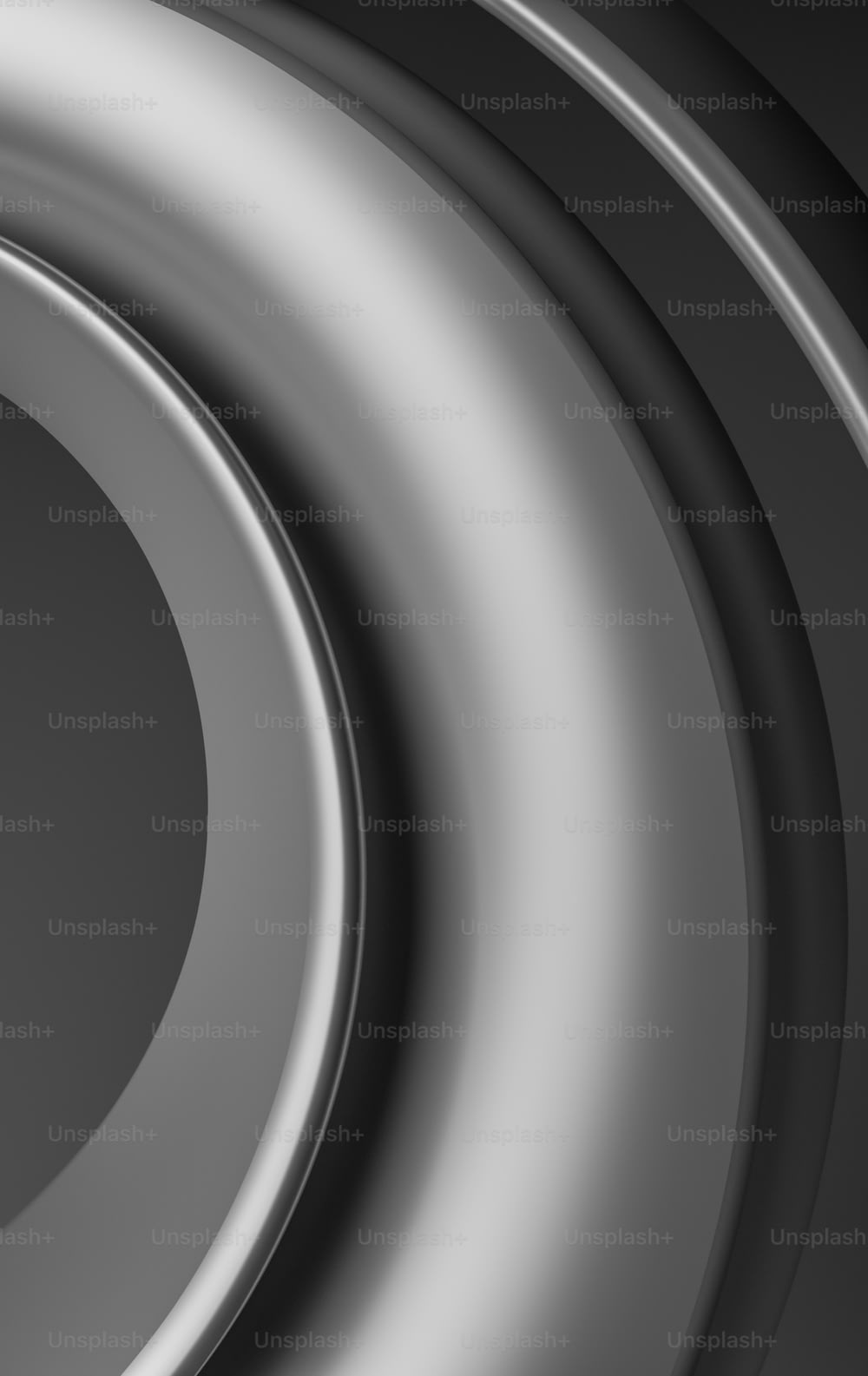 una foto in bianco e nero di un oggetto circolare