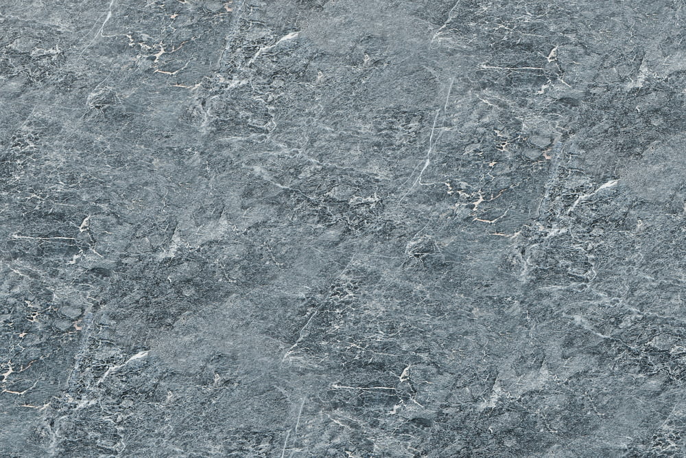 un primo piano di una superficie di marmo grigio