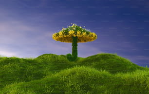 una colina verde con un árbol amarillo en la cima